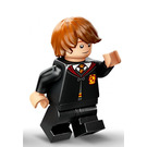 LEGO Ron Weasley s Gryffindor Robe Clasped a Medium Nohy Minifigurka